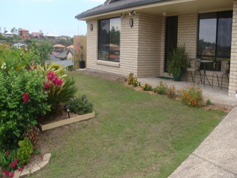 10 Tawanga Close, Pacific Pines QLD 4211