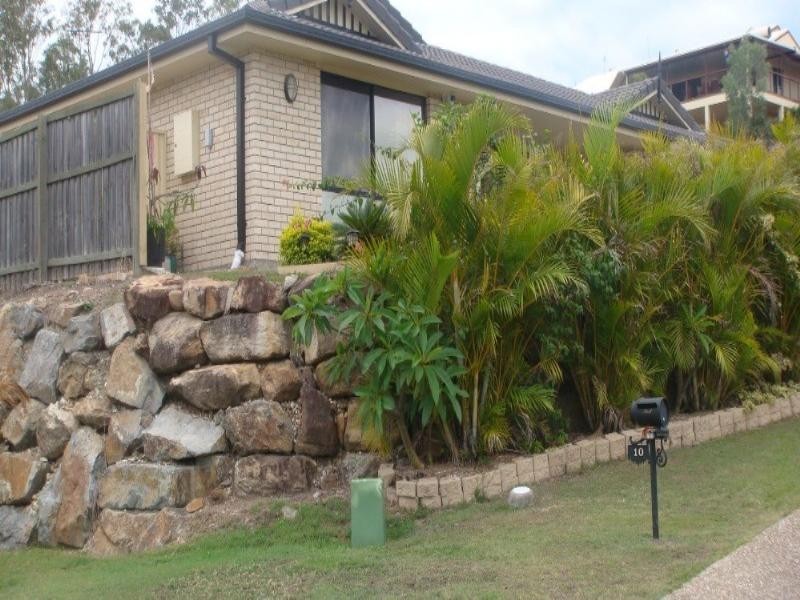 10 Tawanga Close, Pacific Pines QLD 4211