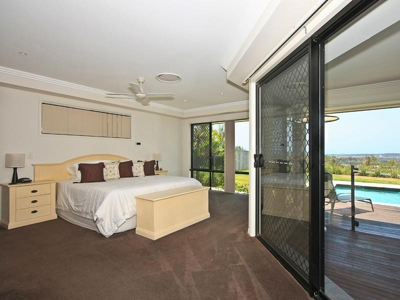 21 Salvado Cresent, Pacific Pines QLD 4211