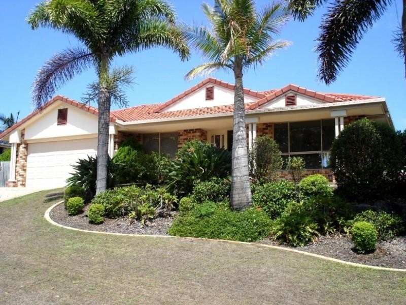 17 Enderbury Crescent, Pacific Pines QLD 4211