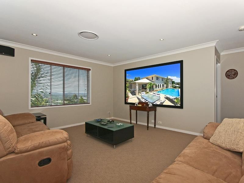 Pacific Pines QLD 4211