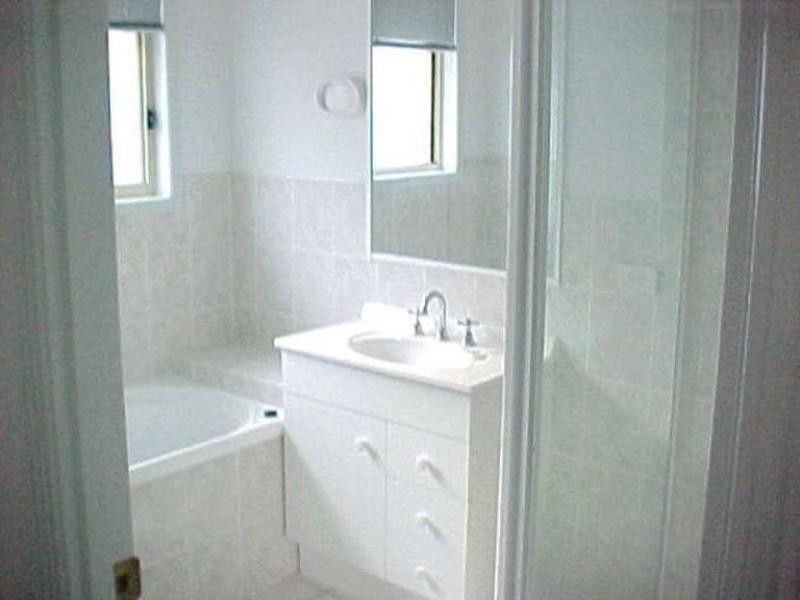 10 Pago Terrace, Pacific Pines QLD 4211