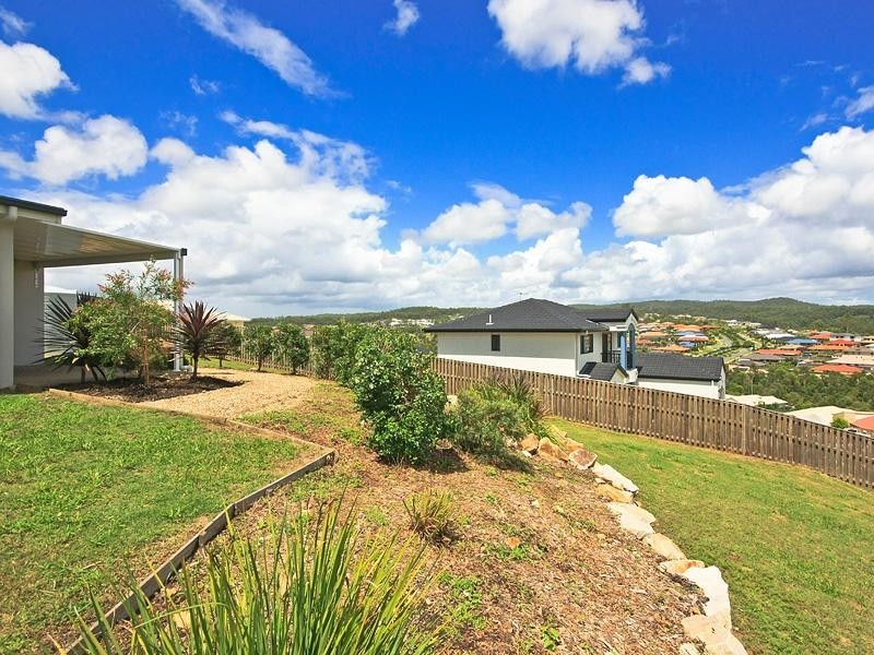 17 Angourie Crescent, Pacific Pines QLD 4211