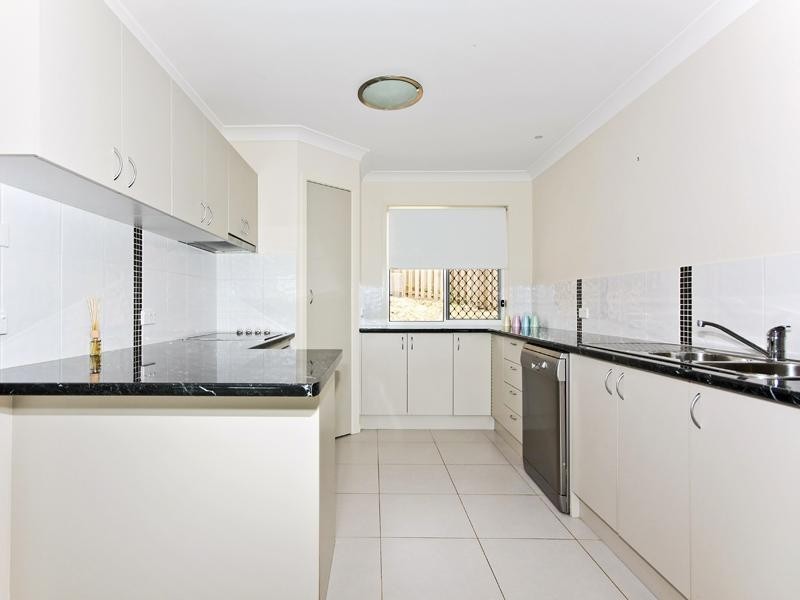 17 Angourie Crescent, Pacific Pines QLD 4211