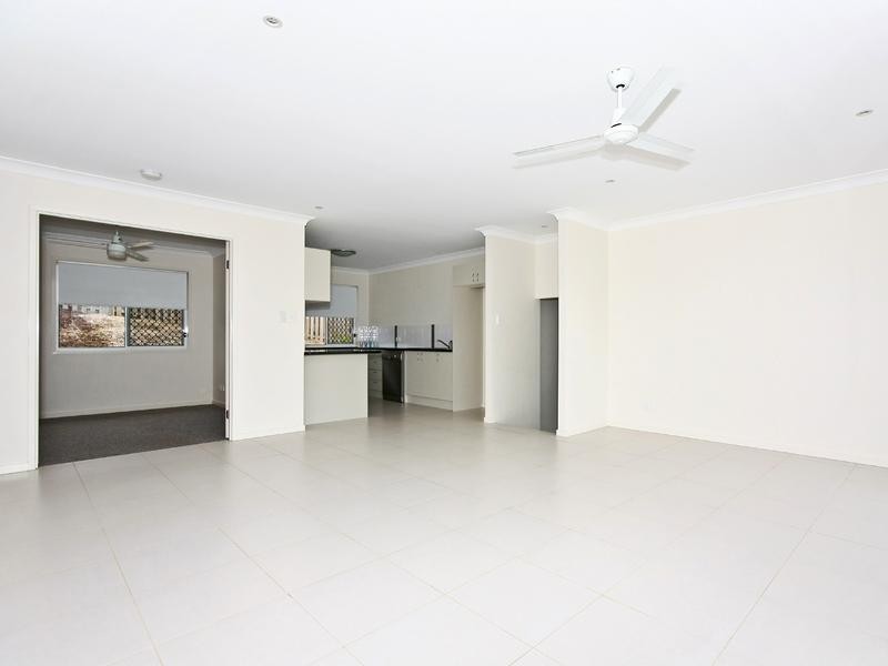 17 Angourie Crescent, Pacific Pines QLD 4211