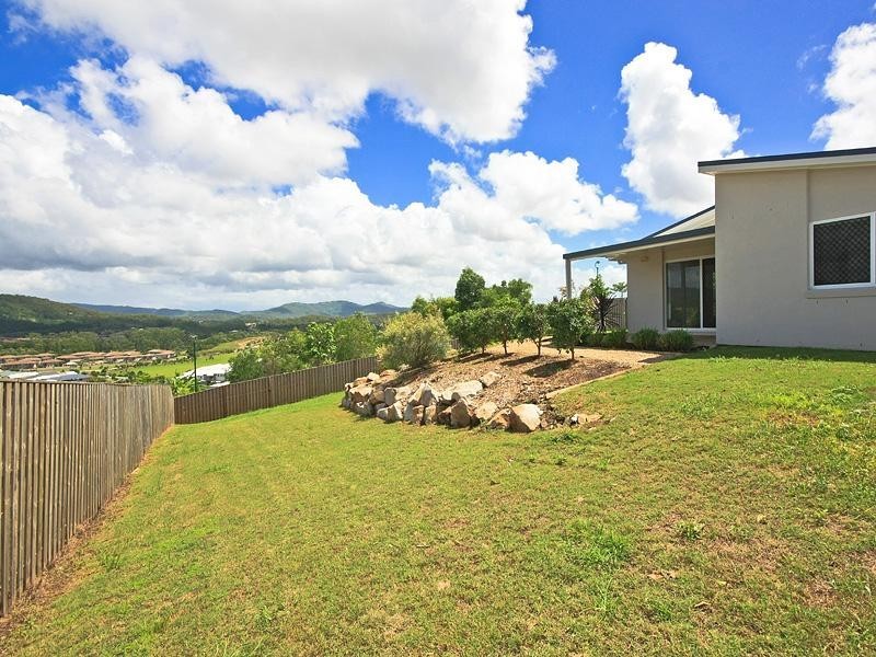 17 Angourie Crescent, Pacific Pines QLD 4211