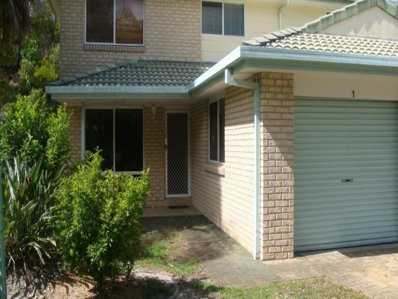 1/14 Liam Court, Labrador QLD 4215