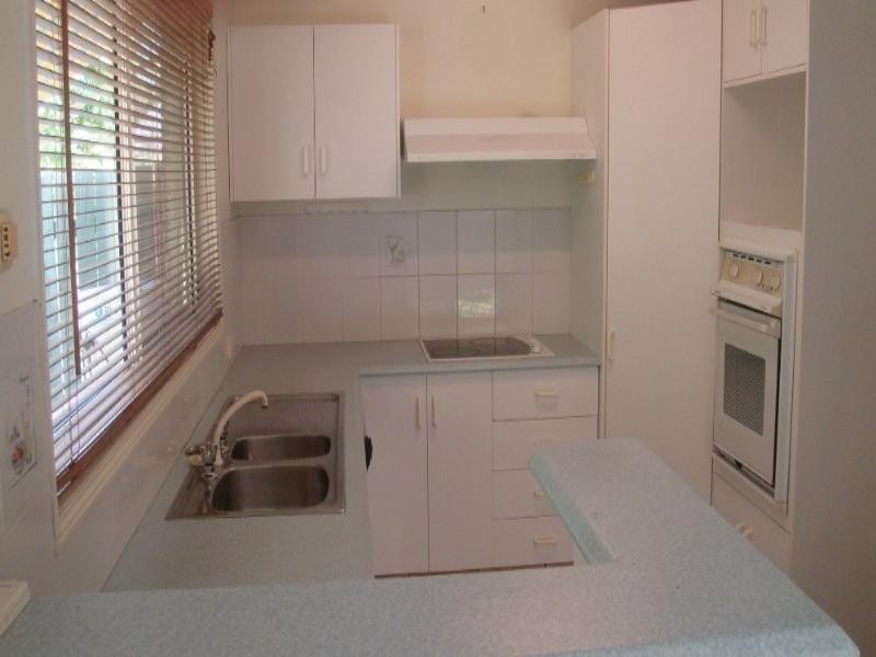 1/14 Liam Court, Labrador QLD 4215