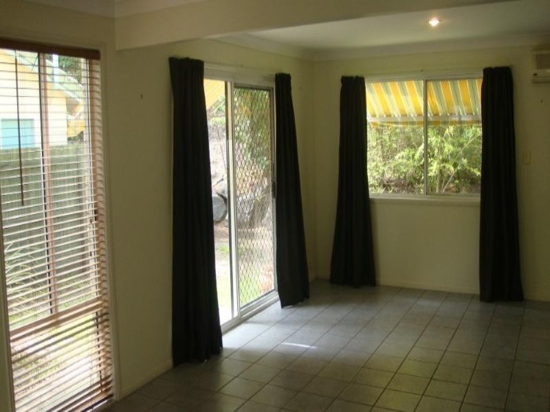 1/14 Liam Court, Labrador QLD 4215