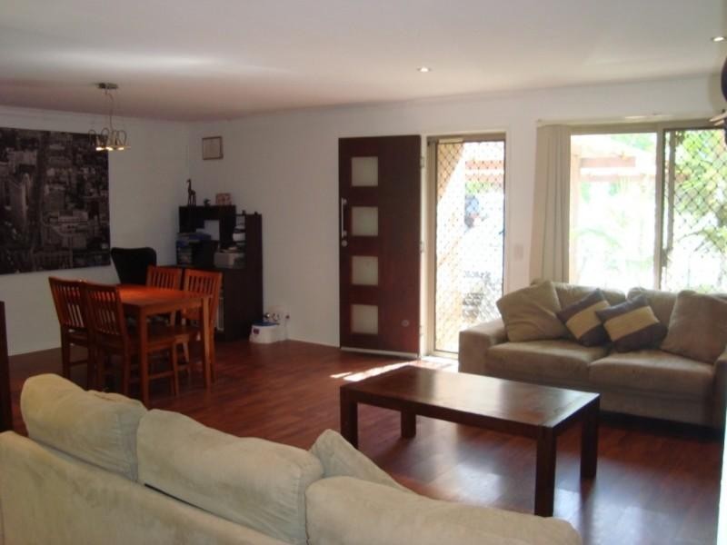 4/4 Monroe Street, Oxenford QLD 4210