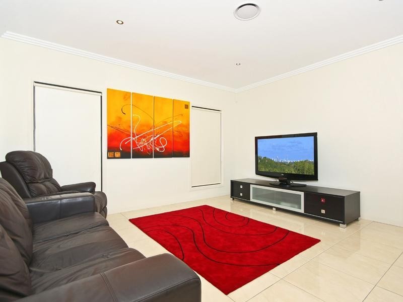 Pacific Pines QLD 4211