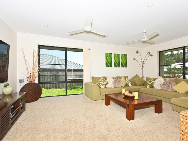 20 Victoria Drive, Pacific Pines QLD 4211