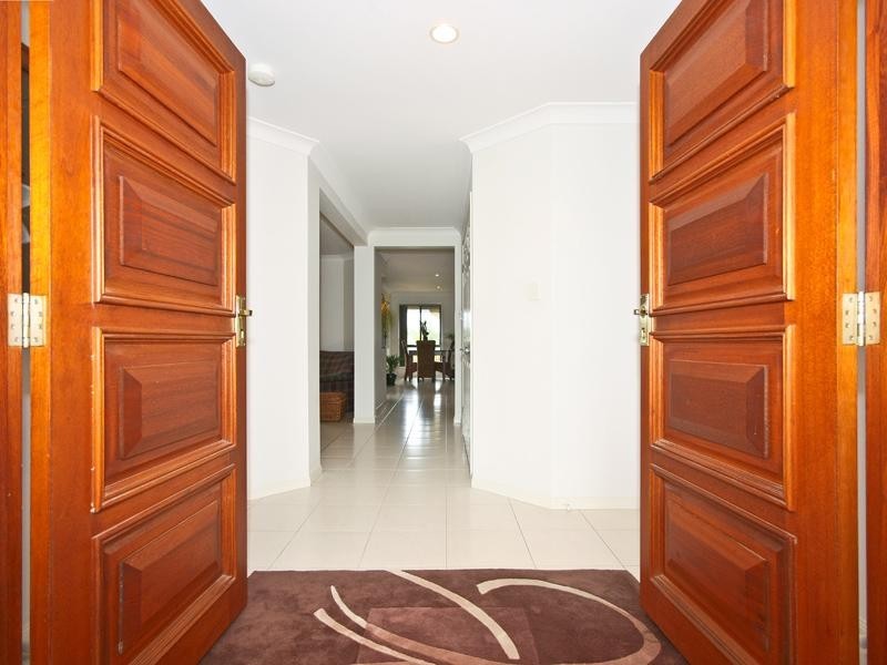 41 Angourie Crescent, Pacific Pines QLD 4211