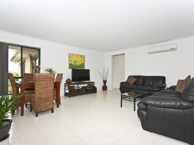 41 Angourie Crescent, Pacific Pines QLD 4211