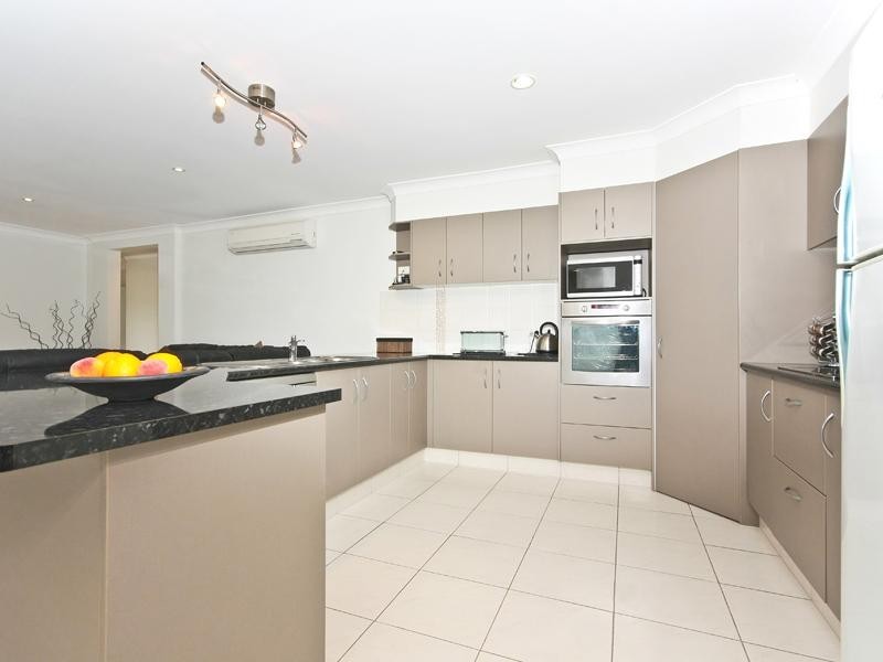 41 Angourie Crescent, Pacific Pines QLD 4211