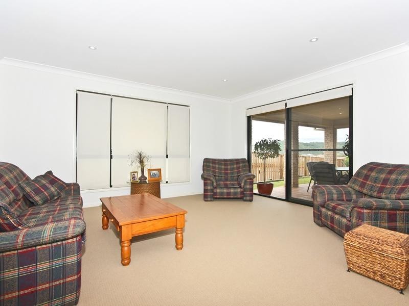 41 Angourie Crescent, Pacific Pines QLD 4211