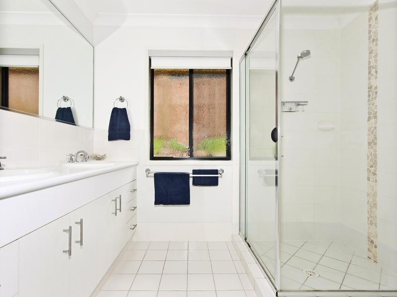 41 Angourie Crescent, Pacific Pines QLD 4211