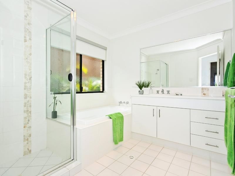41 Angourie Crescent, Pacific Pines QLD 4211