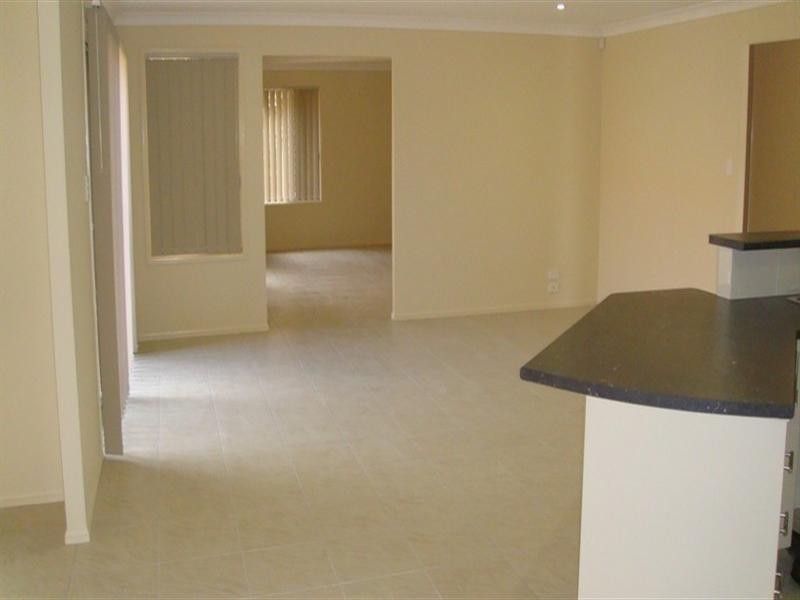 12 Manning Circuit, Pacific Pines QLD 4211