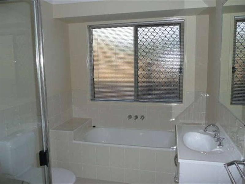 12 Manning Circuit, Pacific Pines QLD 4211