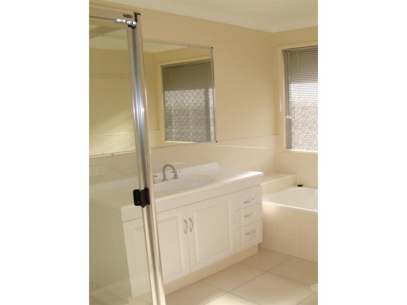 12 Manning Circuit, Pacific Pines QLD 4211