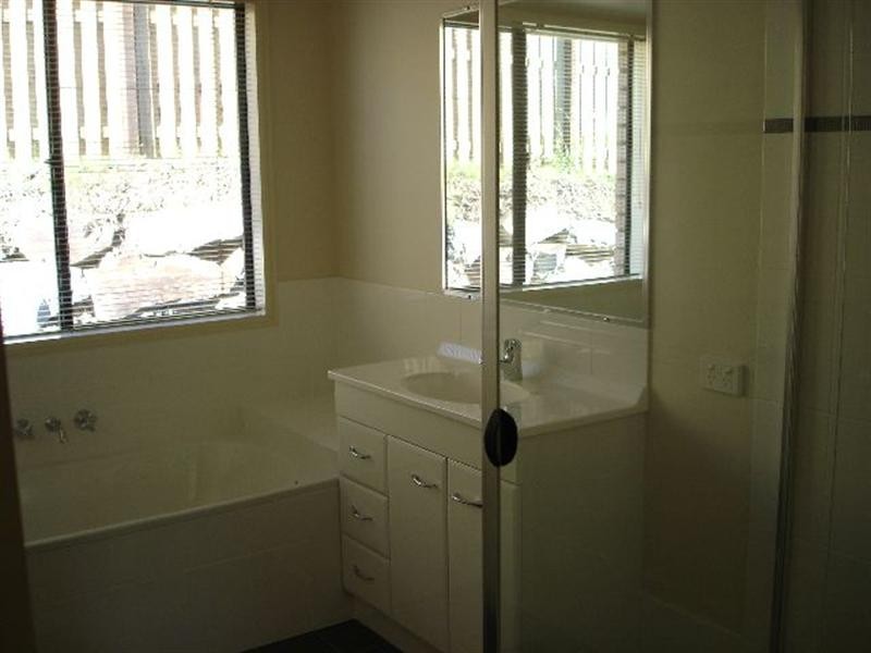 266 Universal Drive, Pacific Pines QLD 4211