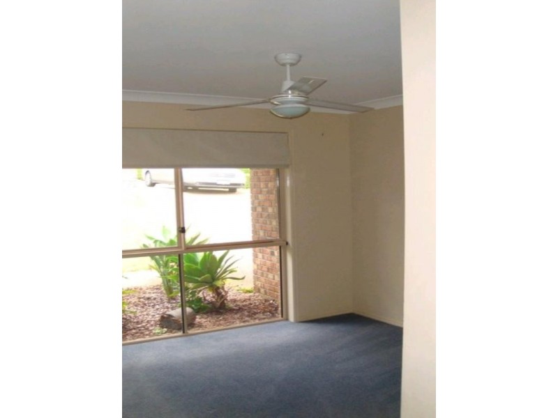 11 Austral Crescent, Pacific Pines QLD 4211