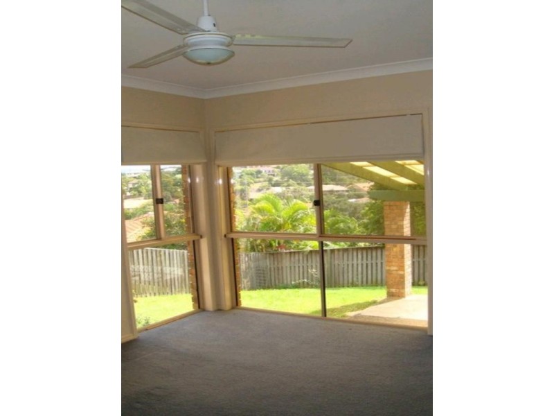 11 Austral Crescent, Pacific Pines QLD 4211