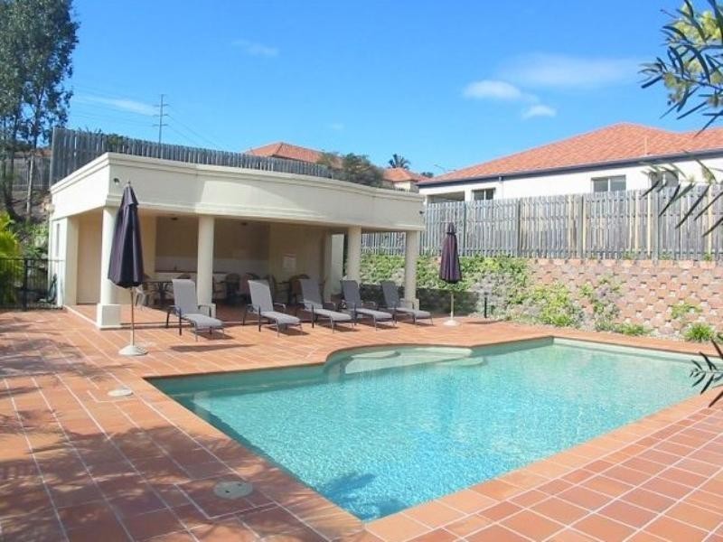 8/1 Studio Drive, Pacific Pines QLD 4211