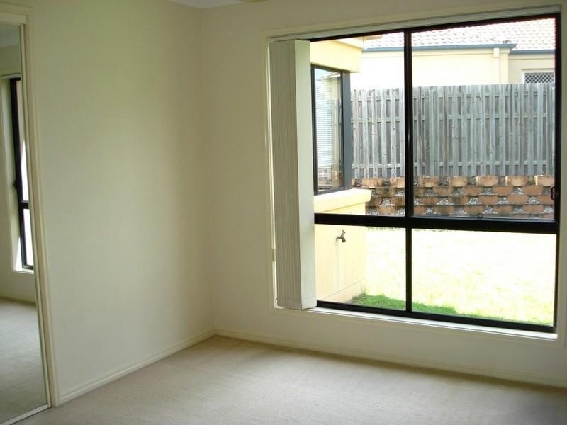 8/1 Studio Drive, Pacific Pines QLD 4211