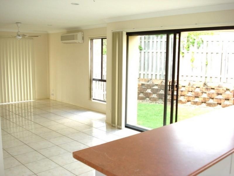 8/1 Studio Drive, Pacific Pines QLD 4211