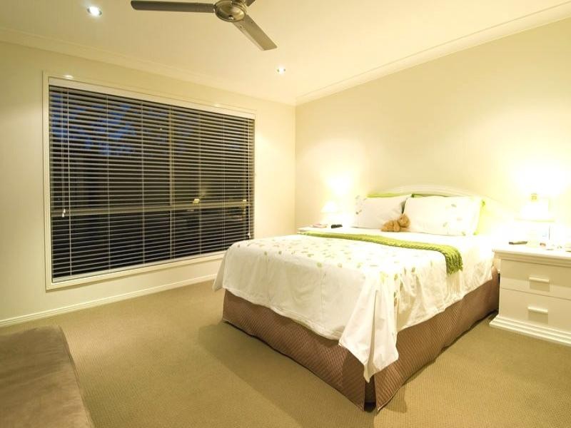 1 James Place, Maudsland QLD 4210
