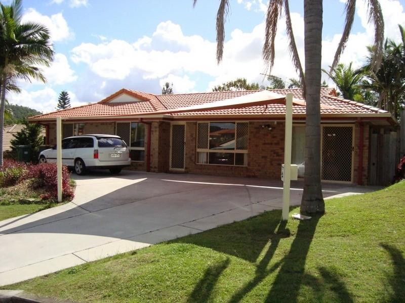 17 Pinehill Drive, Oxenford QLD 4210
