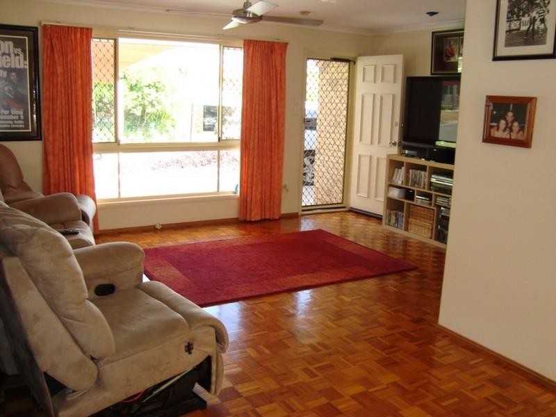 17 Pinehill Drive, Oxenford QLD 4210