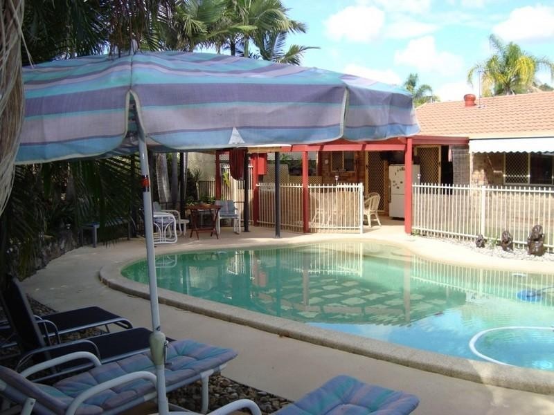 17 Pinehill Drive, Oxenford QLD 4210