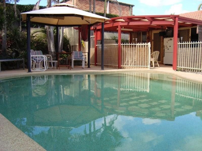 17 Pinehill Drive, Oxenford QLD 4210