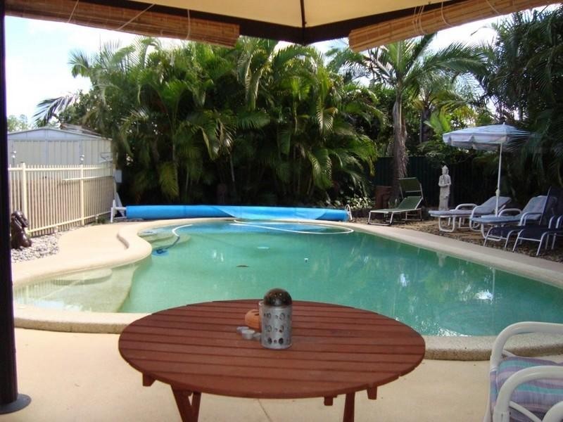 17 Pinehill Drive, Oxenford QLD 4210