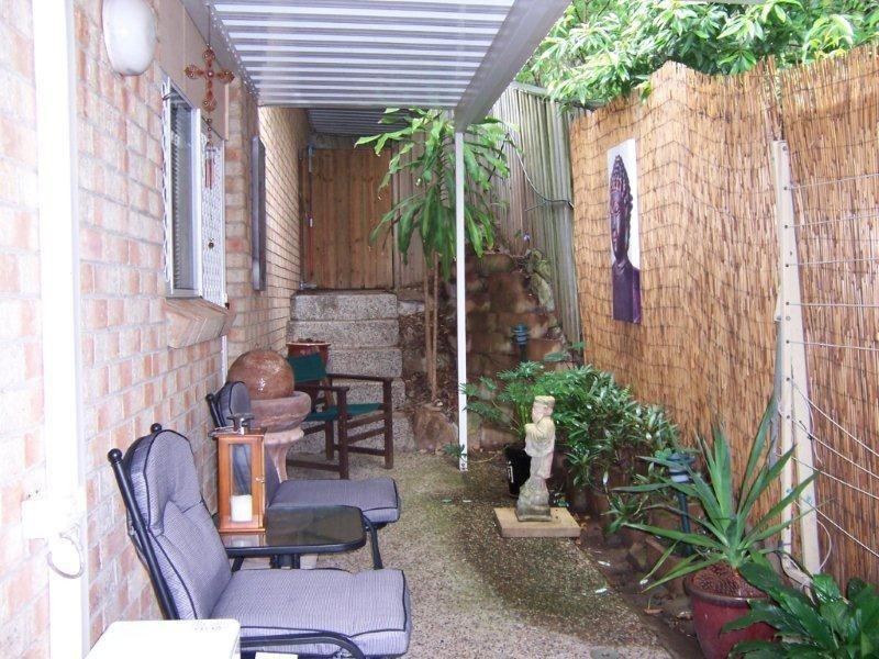 6 Nauru Place, Pacific Pines QLD 4211