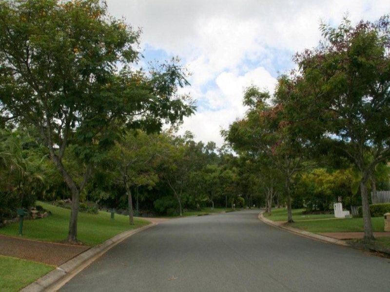 6 Nauru Place, Pacific Pines QLD 4211