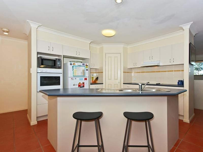 8 McCrae Court, Maudsland QLD 4210