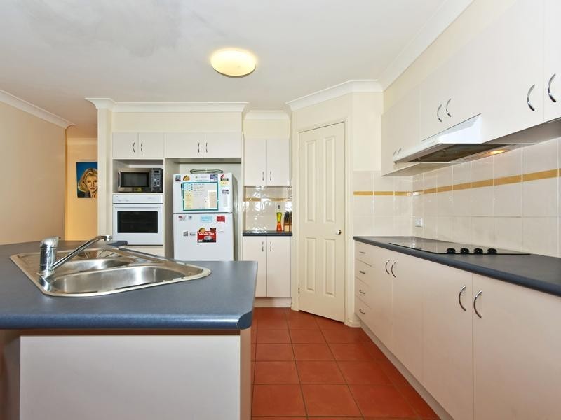 8 McCrae Court, Maudsland QLD 4210