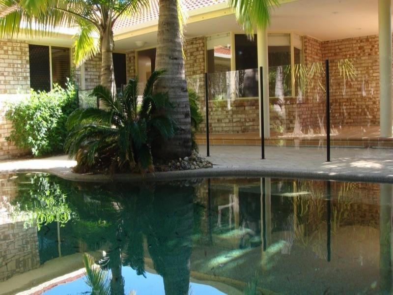 9 Gambier Crescent, Pacific Pines QLD 4211