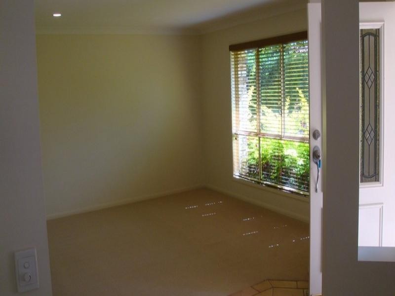 9 Gambier Crescent, Pacific Pines QLD 4211
