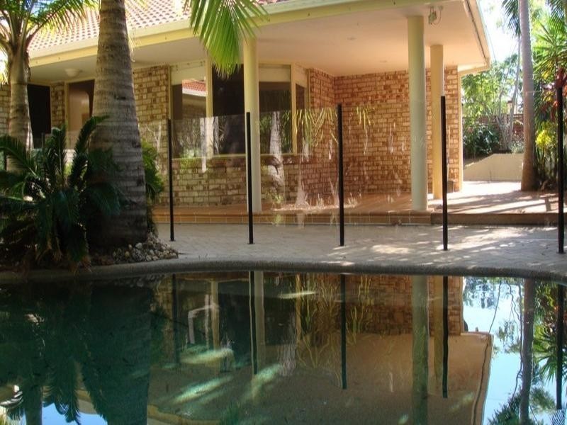 9 Gambier Crescent, Pacific Pines QLD 4211