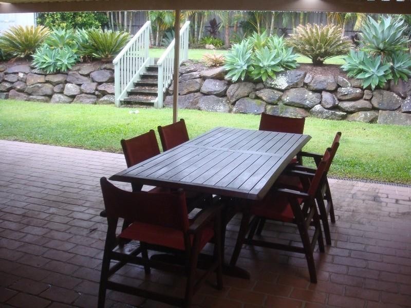 2 Emira Place, Pacific Pines QLD 4211