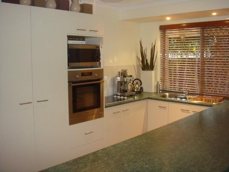 2 Emira Place, Pacific Pines QLD 4211