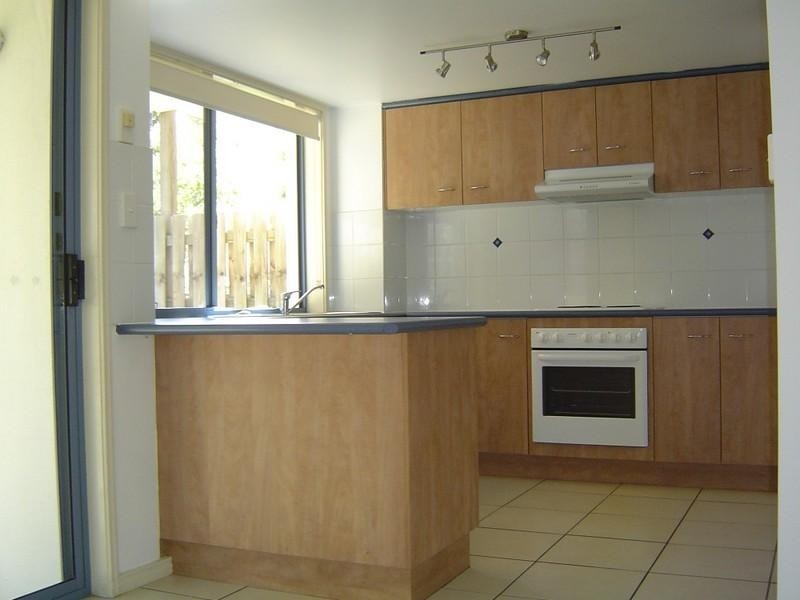 14/2 Studio Drive, Pacific Pines QLD 4211