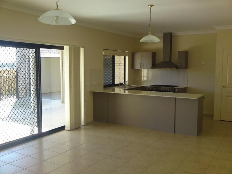 10 McAuley Parade, Pacific Pines QLD 4211