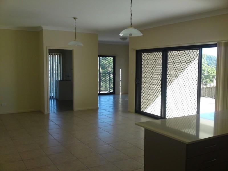 10 McAuley Parade, Pacific Pines QLD 4211