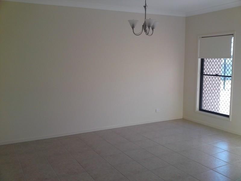 10 McAuley Parade, Pacific Pines QLD 4211